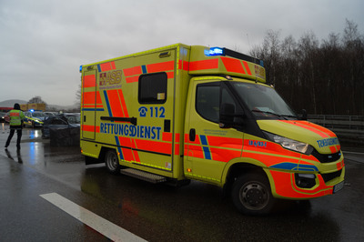 BAB 81 / Mundelsheim: Schwerer Verkehrsunfall mit sechs Verletzten